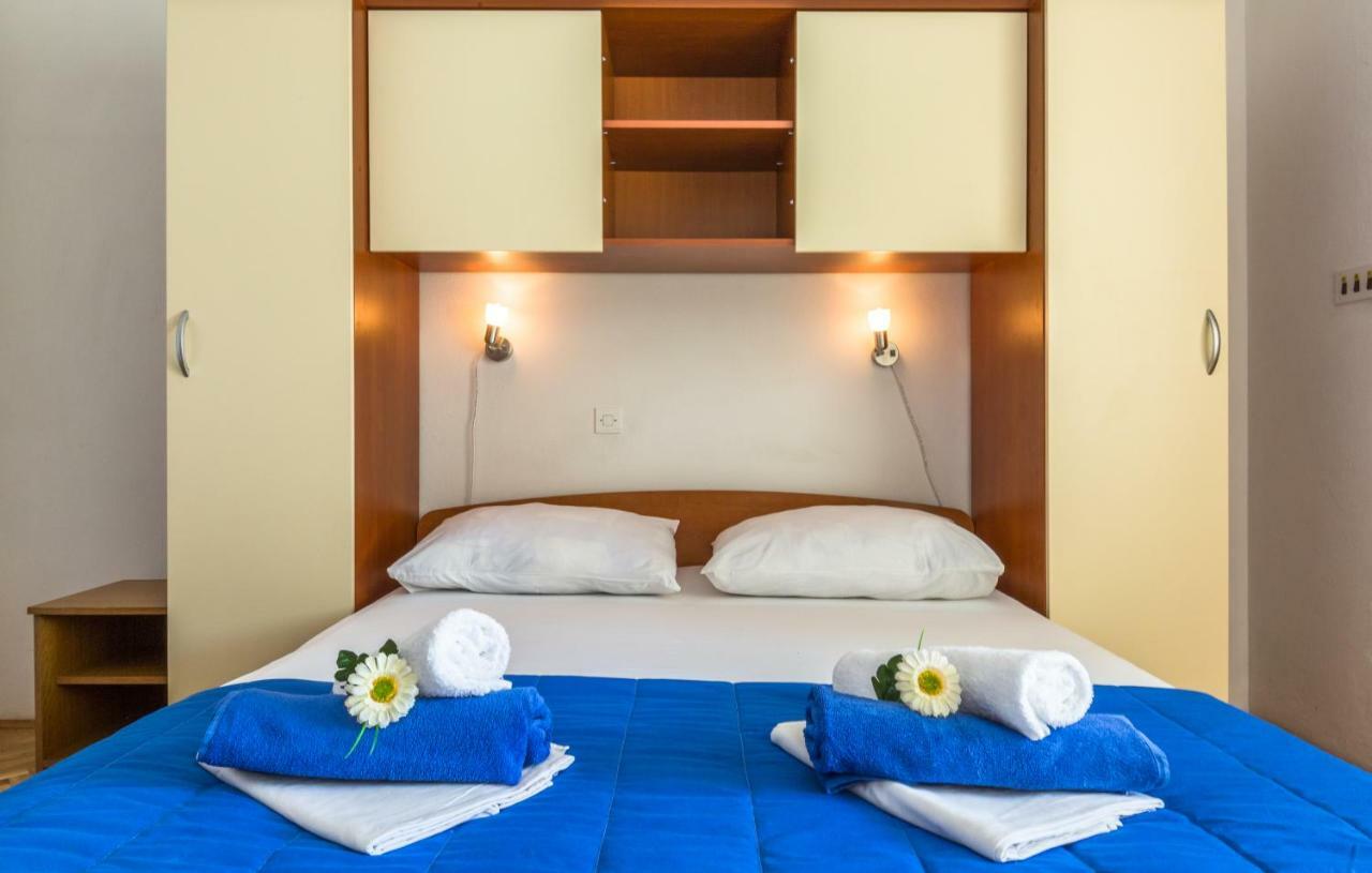 Apartment Mara Makarska